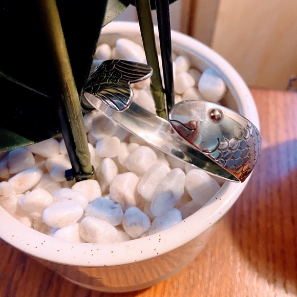 COPY - EDEN HAND ARTS CAPE COD HERRING FISH CUFF BRACELET - Picture 7 of 8